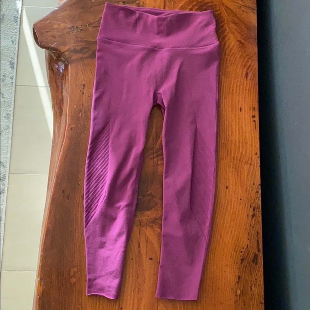 LULULEMON SEAMLESS LEGGINGS - ULTRA VIOLET SMALL